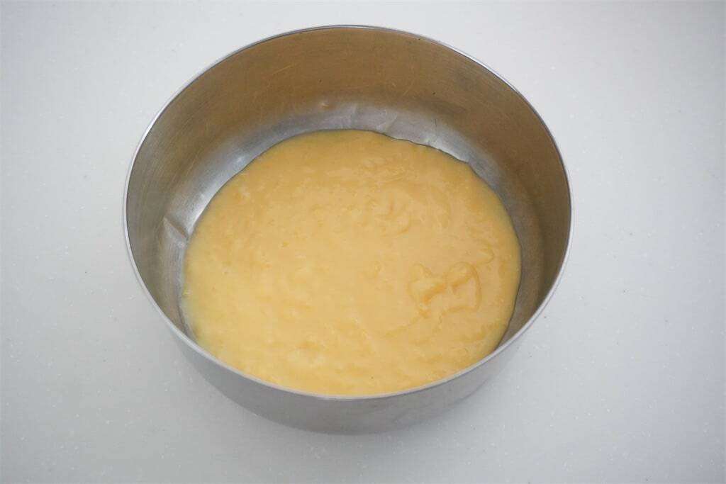 【余った冷凍パイシート活用】ゼリーでツヤッツヤ「ぶどうのパイ」作ってみた！リッチな生地にぶどうがフィット♡