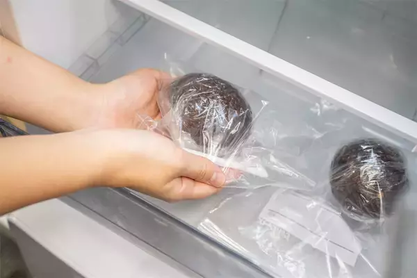 「【青髪のテツ】「アボカドの”超”保存マニュアル伝授します！」え、そのまま冷蔵庫NG!?冷凍もできちゃう!?」の画像