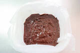 「【10分で完成！】ホケミとレンチンで♪初心者でも難しくない「チョコレートケーキ」に挑戦！気になるお味は…!?」の画像7