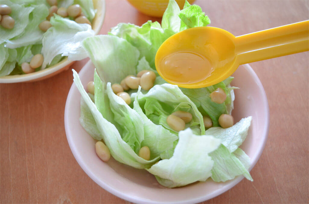 え、ポテチをサラダに入れるの!?「やみつき大豆サラダ」作ってみた！パリシャキ食感に野菜嫌いも歓喜♪【農家直伝】