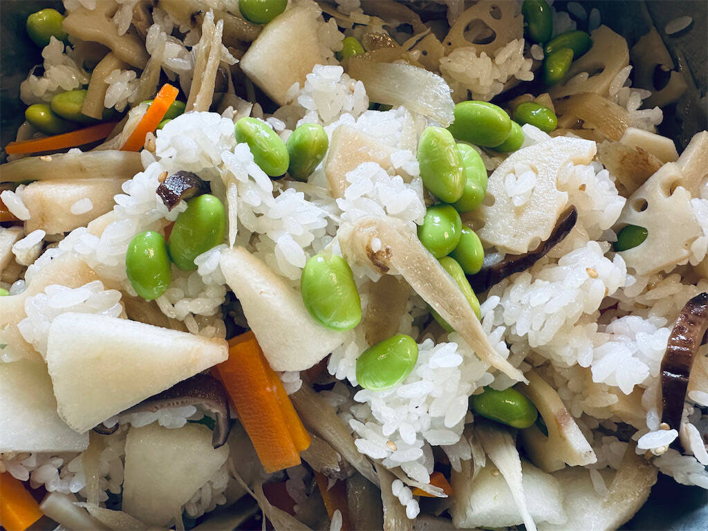 え、酢飯の中から…まさかの梨!?意外性しかない「梨のちらし寿司」作ろう！シャリシャリ食感オモロ♡【農家直伝】