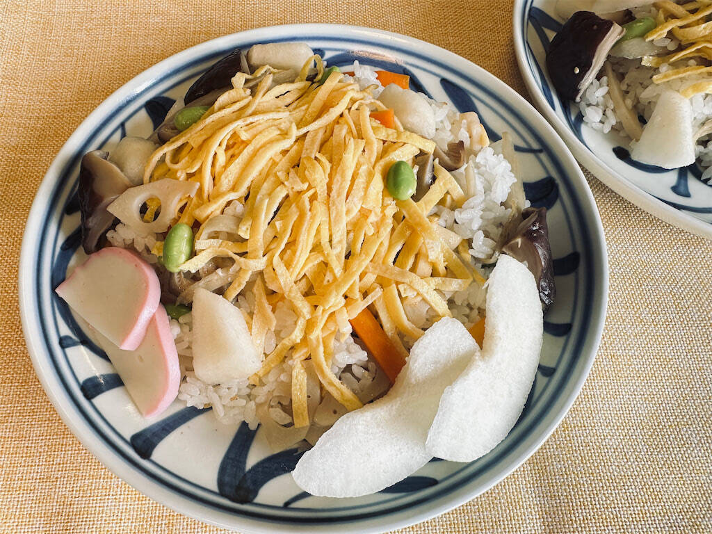 え、酢飯の中から…まさかの梨!?意外性しかない「梨のちらし寿司」作ろう！シャリシャリ食感オモロ♡【農家直伝】