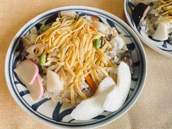 「え、酢飯の中から…まさかの梨!?意外性しかない「梨のちらし寿司」作ろう！シャリシャリ食感オモロ♡【農家直伝】」の画像