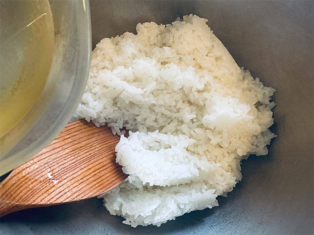 え、酢飯の中から…まさかの梨!?意外性しかない「梨のちらし寿司」作ろう！シャリシャリ食感オモロ♡【農家直伝】