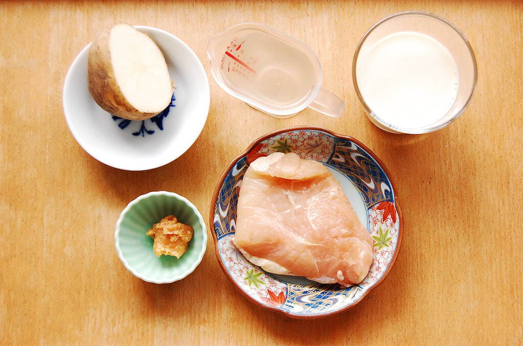 【癒されシチュー】豆乳とだし汁でほっこり和風「鶏肉とじゃがいもの豆乳煮」作ってみた♪なんて優しいスープ♡