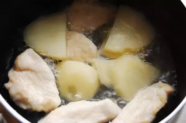 「【癒されシチュー】豆乳とだし汁でほっこり和風「鶏肉とじゃがいもの豆乳煮」作ってみた♪なんて優しいスープ♡」の画像