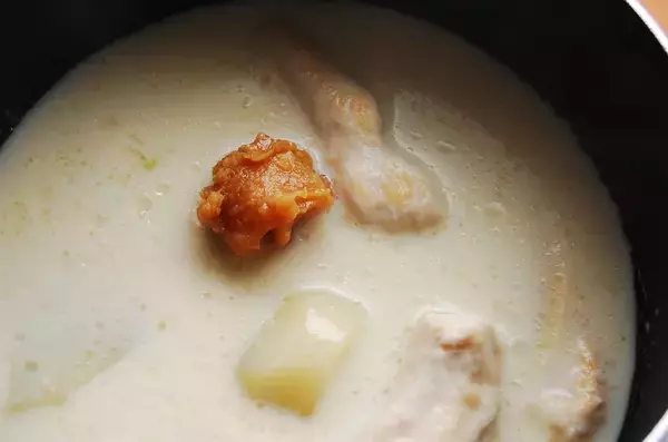 「【癒されシチュー】豆乳とだし汁でほっこり和風「鶏肉とじゃがいもの豆乳煮」作ってみた♪なんて優しいスープ♡」の画像
