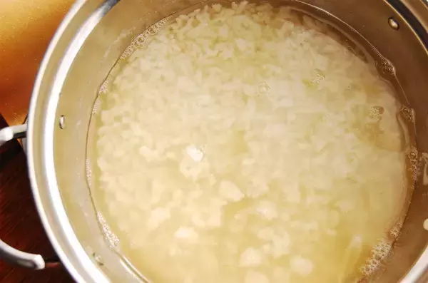 「【ブリしゃぶは薄い身で作れ！】刺身を薄く切ってもOK♪冬のごちそう鍋作ってみた！シメまで絶品で極楽♡」の画像