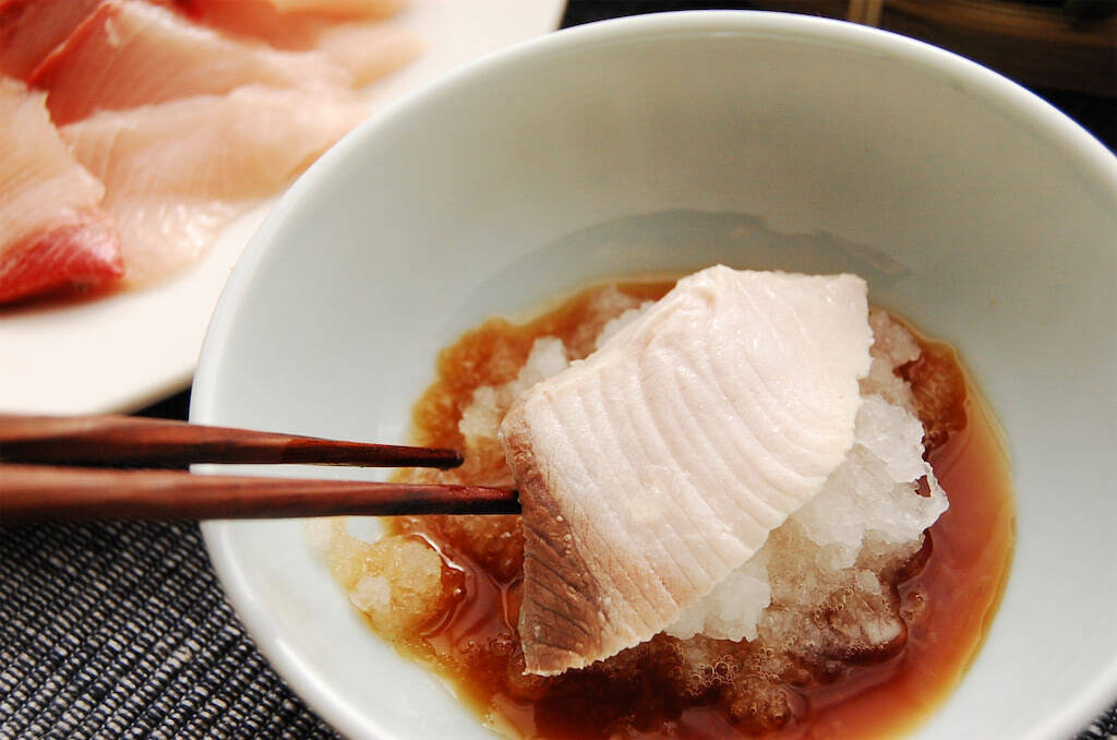 【ブリしゃぶは薄い身で作れ！】刺身を薄く切ってもOK♪冬のごちそう鍋作ってみた！シメまで絶品で極楽♡