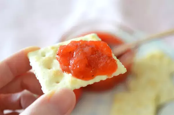 「【果物と野菜のイイとこ取り】いちごに「にんじん」加えたら…極上ジャムになった件！すりおろし食感が新しい♪」の画像