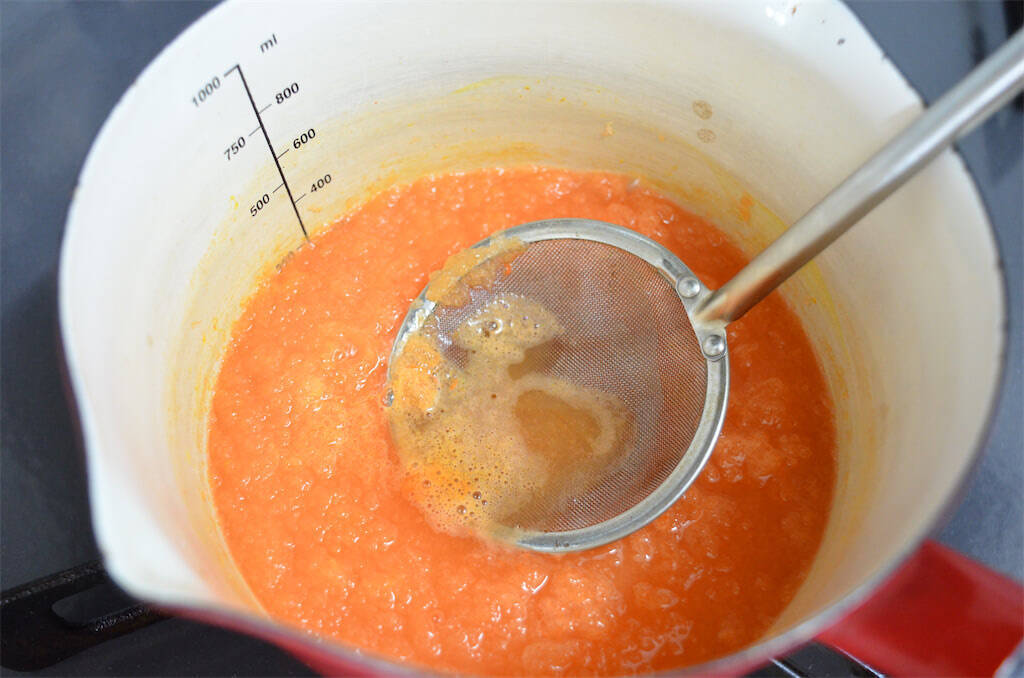 【果物と野菜のイイとこ取り】いちごに「にんじん」加えたら…極上ジャムになった件！すりおろし食感が新しい♪