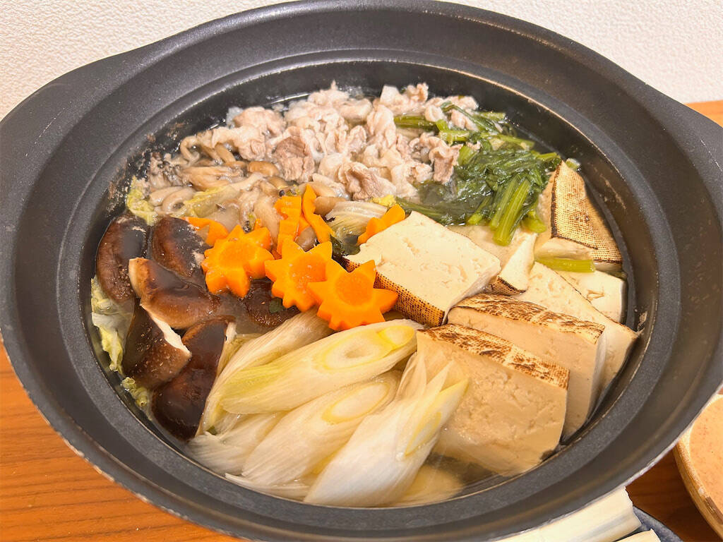 【鍋にチーズをくぐらせる？】さけるチーズを「しゃぶしゃぶ」してみたら…！トロ〜リモチっと新食感♪