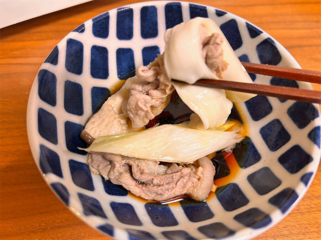 【鍋にチーズをくぐらせる？】さけるチーズを「しゃぶしゃぶ」してみたら…！トロ〜リモチっと新食感♪