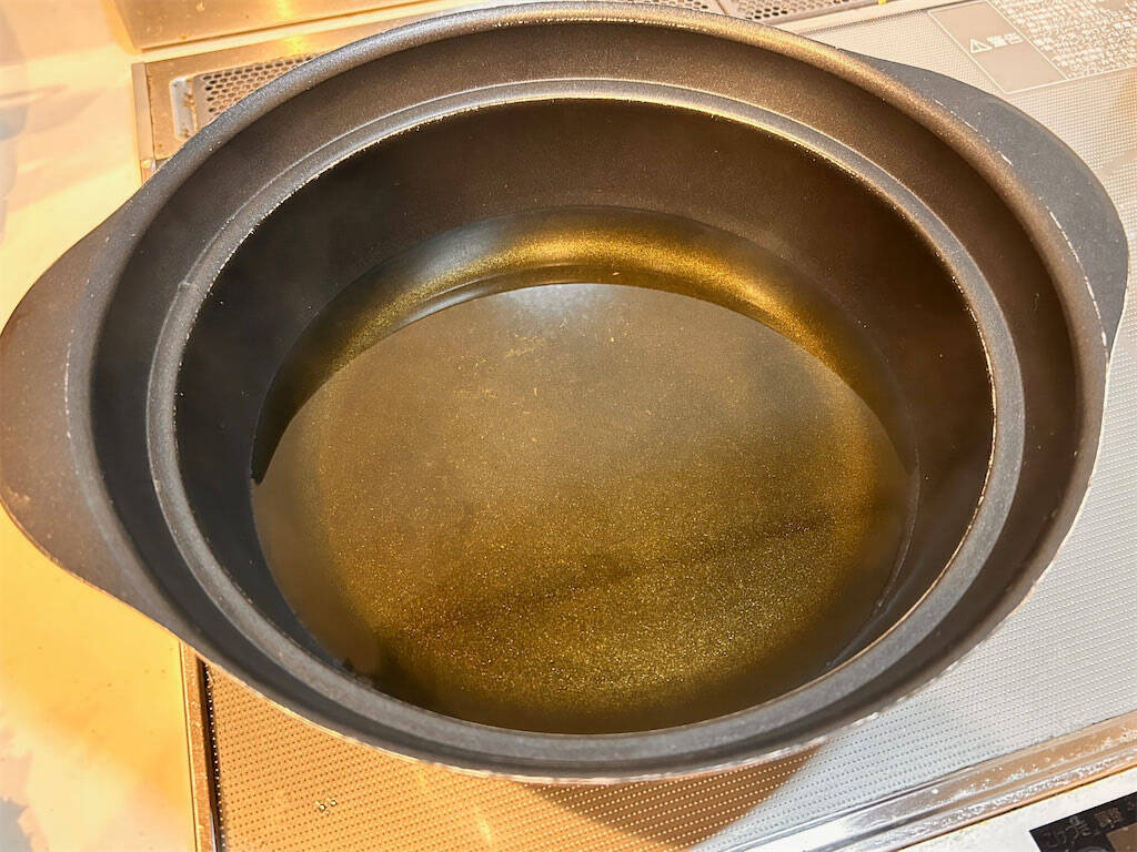 【鍋にチーズをくぐらせる？】さけるチーズを「しゃぶしゃぶ」してみたら…！トロ〜リモチっと新食感♪