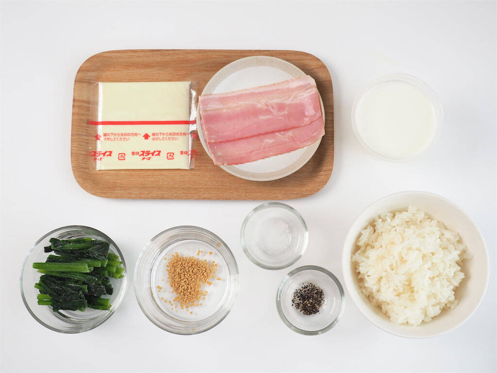 【レンチン5分でドリア風】オーブン不要の「とろけるチーズ雑炊」作ってみた！「骨活」できちゃう牛乳ベース♪