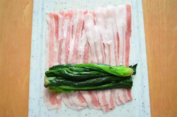 「【しょうがでマンネリ打破】肉巻きを「しょうが焼き風」で作ってみた！ほうれん草からお肉の旨みエキスが♡」の画像