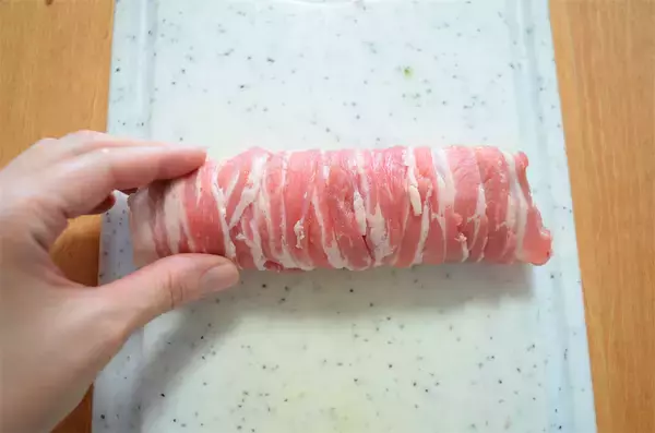 「【しょうがでマンネリ打破】肉巻きを「しょうが焼き風」で作ってみた！ほうれん草からお肉の旨みエキスが♡」の画像