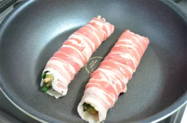 「【しょうがでマンネリ打破】肉巻きを「しょうが焼き風」で作ってみた！ほうれん草からお肉の旨みエキスが♡」の画像