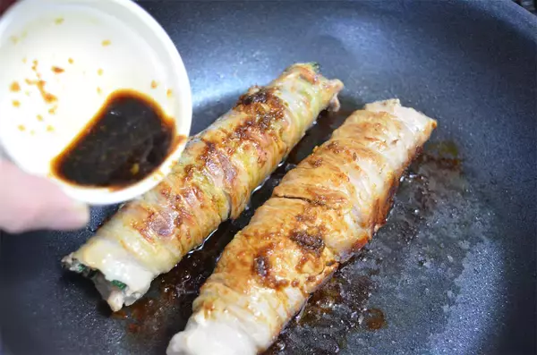 「【しょうがでマンネリ打破】肉巻きを「しょうが焼き風」で作ってみた！ほうれん草からお肉の旨みエキスが♡」の画像