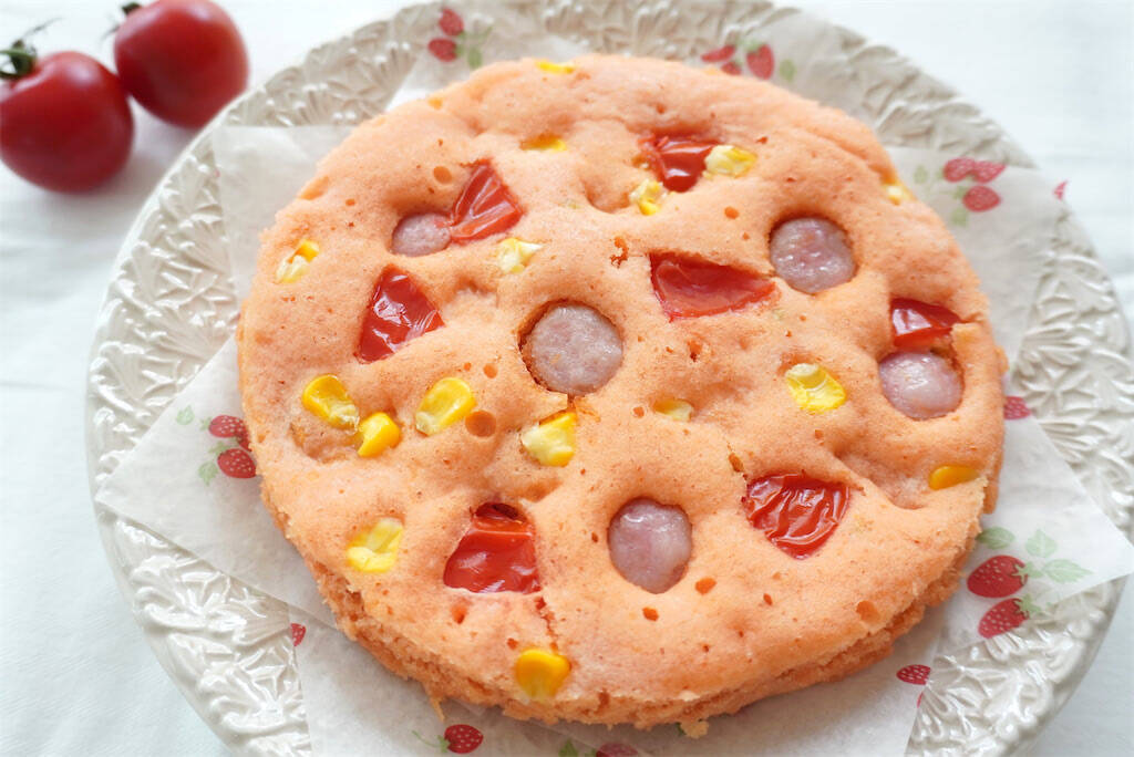 米粉の生地をレンチンするだけ「トマト蒸しパン」作ってみた！え、味はピザまんなんだけど!?【農家直伝】