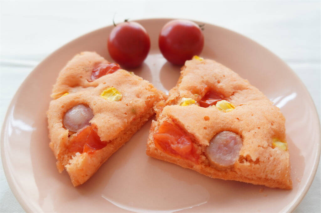 米粉の生地をレンチンするだけ「トマト蒸しパン」作ってみた！え、味はピザまんなんだけど!?【農家直伝】