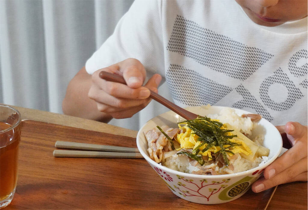 【とろっとろの甘ねぎが主役！】の「ぽったりねぎ豚丼」作ってみた！ねぎ一本でご飯が消えた♪【農家直伝】