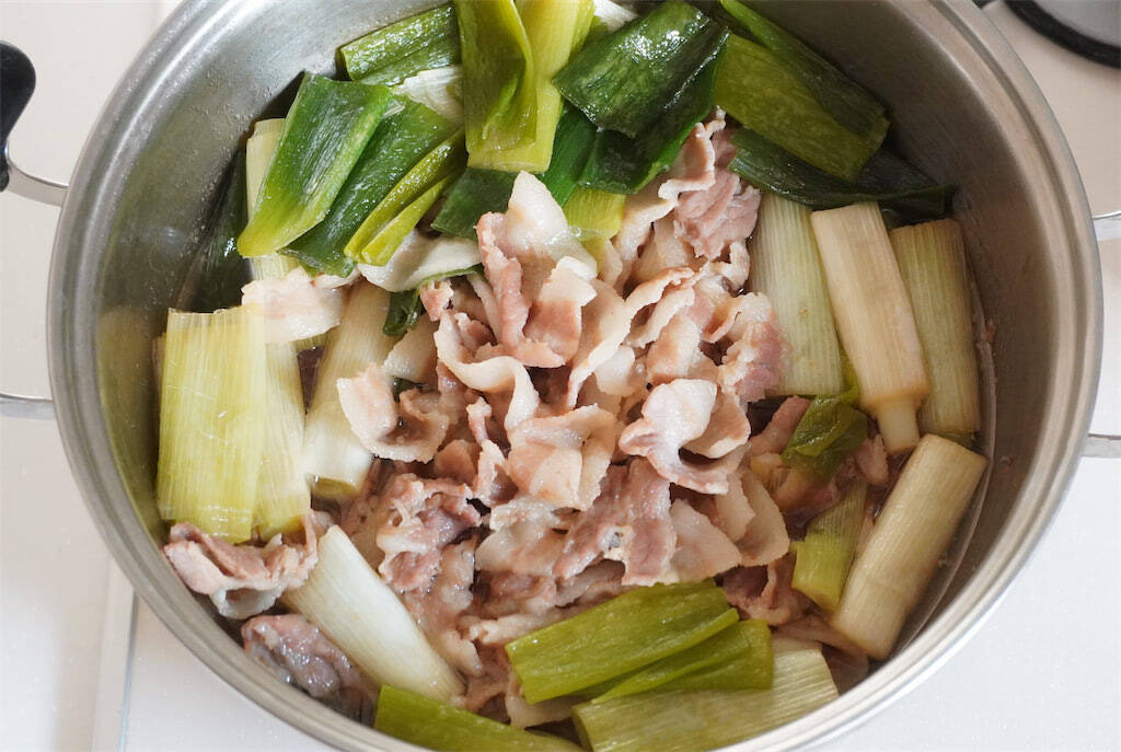 【とろっとろの甘ねぎが主役！】の「ぽったりねぎ豚丼」作ってみた！ねぎ一本でご飯が消えた♪【農家直伝】