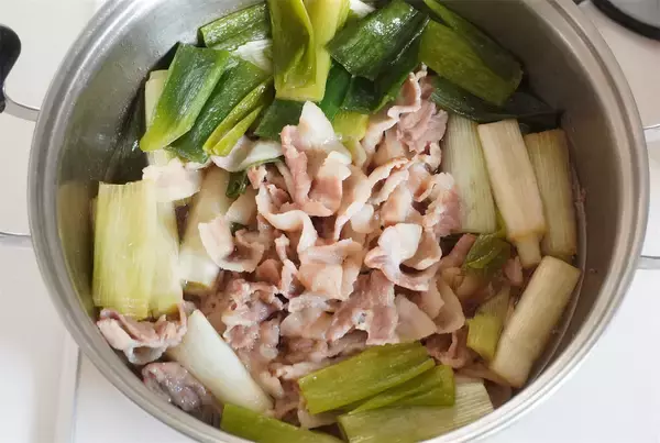 「【とろっとろの甘ねぎが主役！】の「ぽったりねぎ豚丼」作ってみた！ねぎ一本でご飯が消えた♪【農家直伝】」の画像