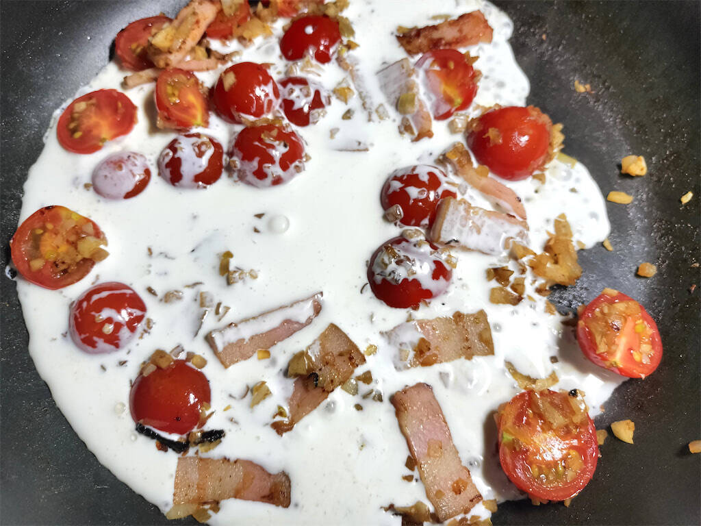 【シェフ三國が“今世界イチ流行ってる鶏料理”を披露】結婚して！という名前の「マリーミ―チキン」作ろう