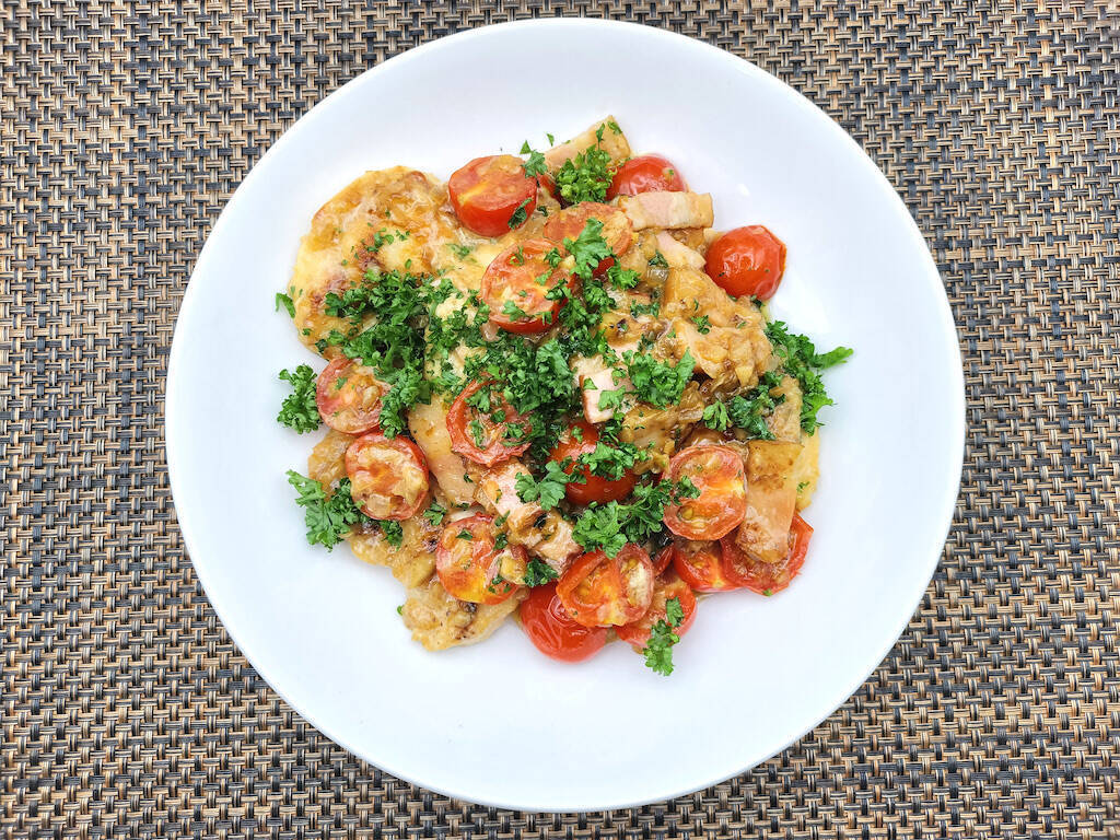 【シェフ三國が“今世界イチ流行ってる鶏料理”を披露】結婚して！という名前の「マリーミ―チキン」作ろう