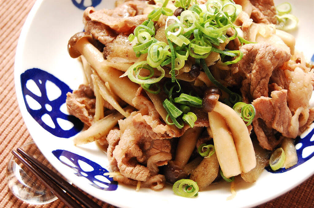 【腸活レシピ】食物繊維たっぷり「牛肉の甘辛煮」はガッツリ見えて実はヘルシー♪ごぼうとしめじで体を労わろ♡