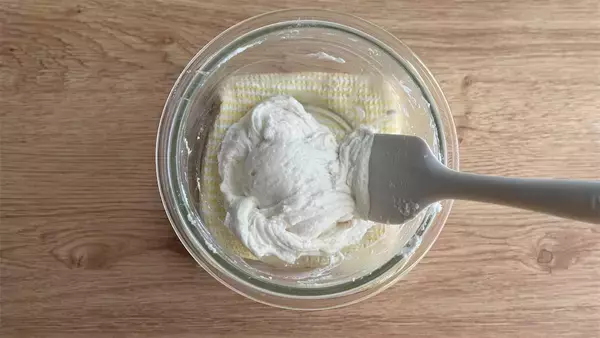 「【発酵いらずのお手軽ピザ】ザクザクもっちり！「新玉ねぎとしらすの米粉ピザ」で旬を満喫♡【元パティシエ直伝】」の画像