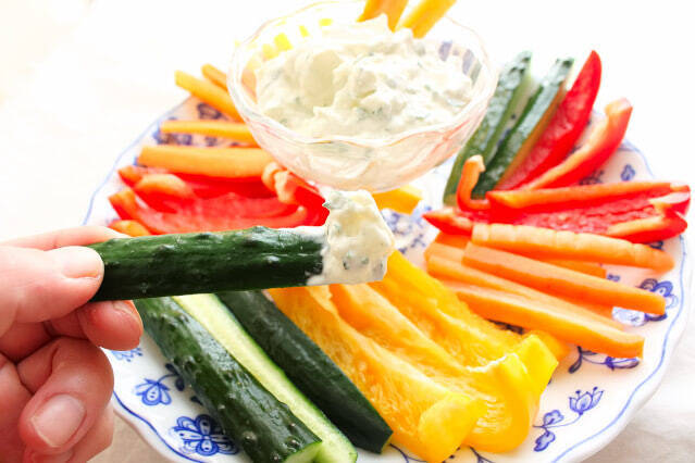 【レミさん調味料】「クマのおしっこパセリ添え」ってどんなだ⁉仰天な調味料でスティック野菜が激ウマ！