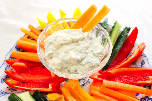 【レミさん調味料】「クマのおしっこパセリ添え」ってどんなだ⁉仰天な調味料でスティック野菜が激ウマ！