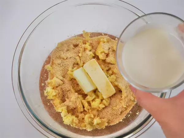 「【ザクザク伸びるスイートポテト!?】常識を覆す「スコップスイートポテト」作ってみた！そぼろバターで劇的進化」の画像