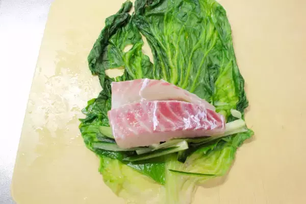 「【鯛とマグロはレタスで巻け】豪華すぎるお刺身アレンジに挑戦！シャキ食感＆ゴマだれとの天国ハーモニー♡」の画像