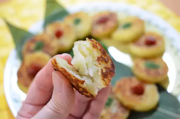 「新時代のスナック菓子爆誕!?「もちもちポテト」はマッシュしてマヨで焼く！ハッシュドポテト風♪【農家直伝】」の画像