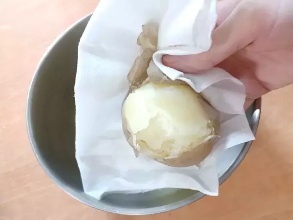 「新時代のスナック菓子爆誕!?「もちもちポテト」はマッシュしてマヨで焼く！ハッシュドポテト風♪【農家直伝】」の画像