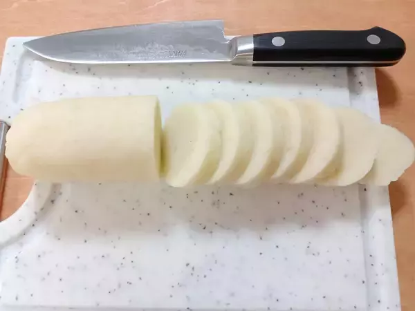 「新時代のスナック菓子爆誕!?「もちもちポテト」はマッシュしてマヨで焼く！ハッシュドポテト風♪【農家直伝】」の画像