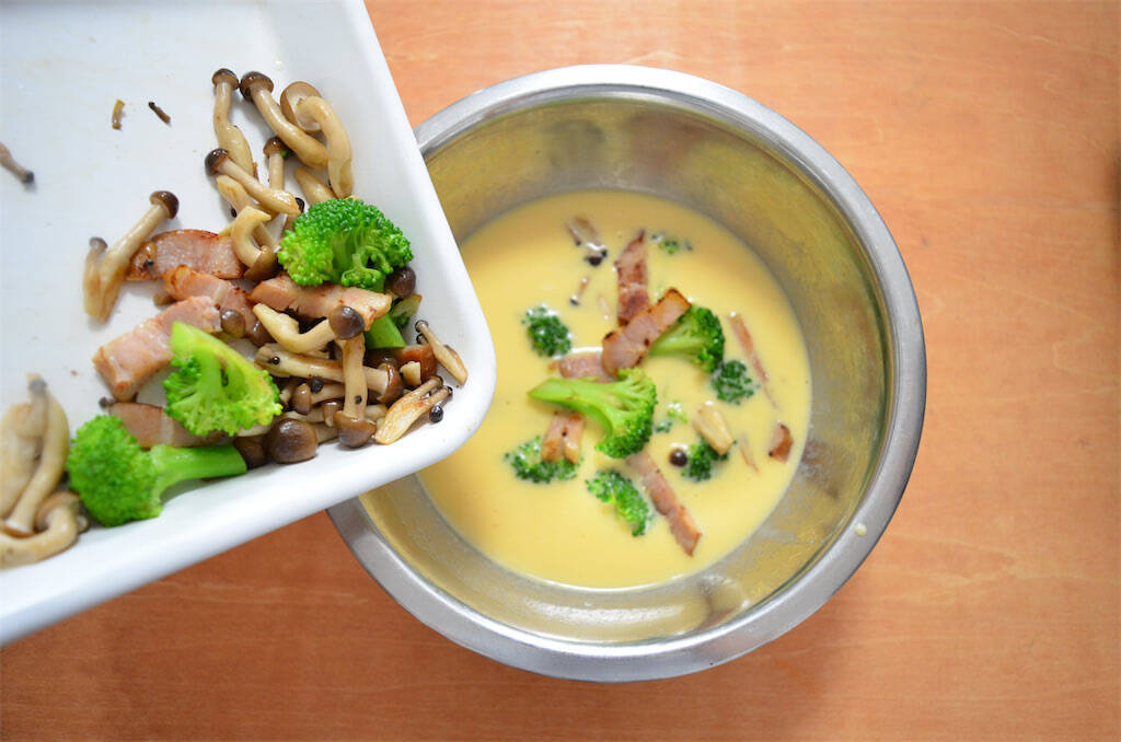 【パイ生地不要!?】なんと油揚げでサクじゅわ絶品「豆乳キッシュ」作ってみた！クリスマスにもピッタリ♡