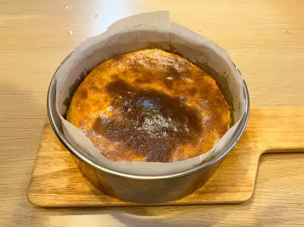 「【砂糖なしでも芳醇な甘さ】甘酒＆メープルで「バスクチーズケーキ」作ってみた！濃厚なのに後味軽〜いの♡」の画像