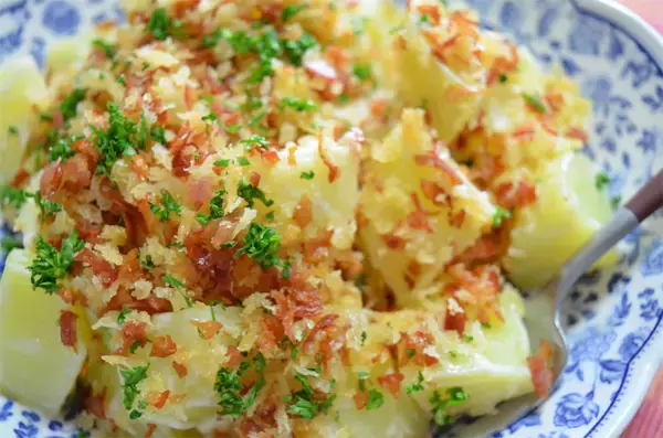 「【シン・ポテサラ】潰さずマヨを和えるだけ♪「新じゃがカリッとベーコン盛り」に挑戦！サクホク食感♡【農家直伝】」の画像