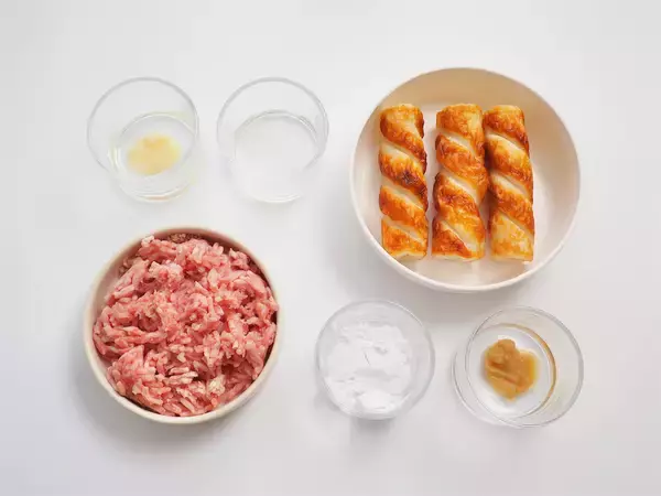 「ピーマン…じゃなくて「ちくわの肉詰め」作ってみた！焼いたちくわの香ばしさと甘み、肉種もジューシー♡」の画像