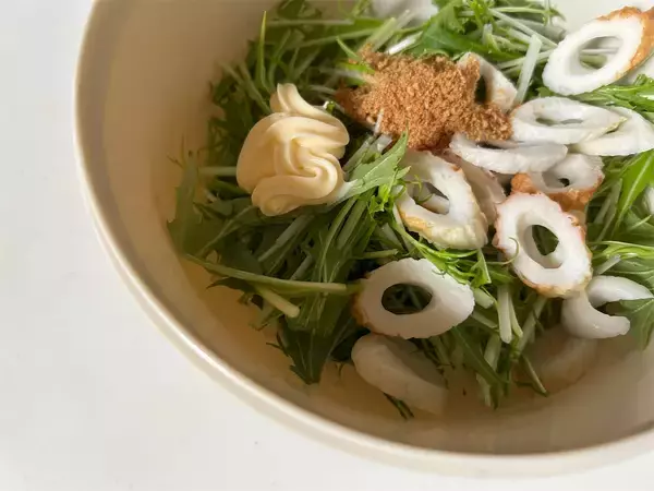 「【ダイソーの神調味料「ごまあえの素」】和えるだけで野菜のヘルシー副菜爆誕！え、炒め物やサラダの隠し味にも!?」の画像