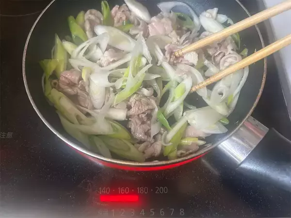 「【ダイソーの神調味料「ごまあえの素」】和えるだけで野菜のヘルシー副菜爆誕！え、炒め物やサラダの隠し味にも!?」の画像