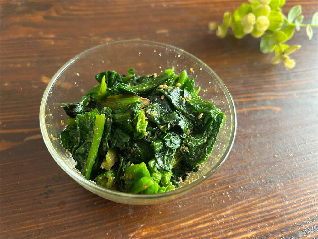 【ダイソーの神調味料「ごまあえの素」】和えるだけで野菜のヘルシー副菜爆誕！え、炒め物やサラダの隠し味にも!?
