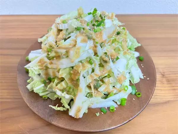 【白菜はぜひ生で！】1/4カットが一瞬で消える「居酒屋風サラダ」作ってみた！にんにく＆味噌のやみつきパンチ!!