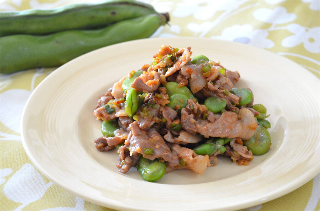 【ラー油で炒めると甘くなる!?】素材の味が引き立つ「そら豆と豚肉のラー油炒め」作ってみた！桜エビがいい仕事