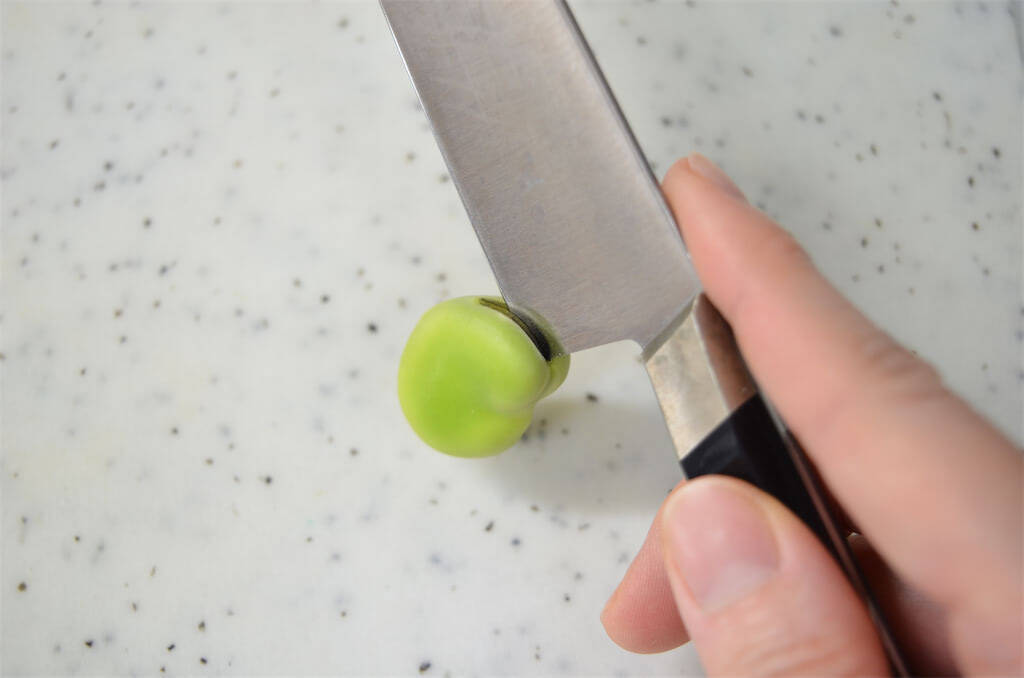 【ラー油で炒めると甘くなる!?】素材の味が引き立つ「そら豆と豚肉のラー油炒め」作ってみた！桜エビがいい仕事