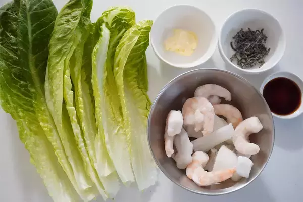 「【サラダの定番を炒める】「ロメインレタス」を“和風炒め”にしたら…シャキ旨でアリ寄りのアリ！【農家直伝】」の画像